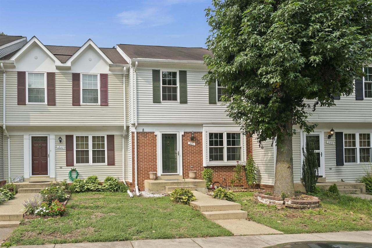 4Br Townhome, Close To Shops & Restaurants, 40 Mins To Dc Sterling Exterior photo